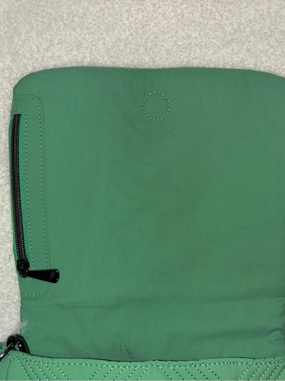 Lug wink cloud go crossbody spearmint green removable guitar strap